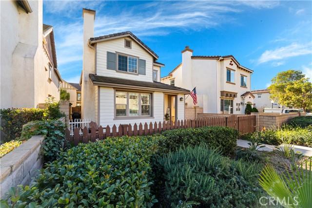 Detail Gallery Image 4 of 39 For 864 Calaveras, Corona,  CA 92878 - 3 Beds | 2/1 Baths