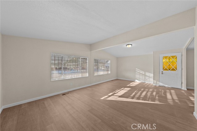 Detail Gallery Image 7 of 31 For 542 Castille, Hemet,  CA 92543 - 2 Beds | 2 Baths