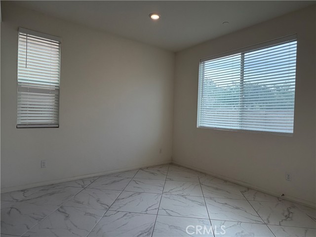 Detail Gallery Image 8 of 26 For 4040 S Bowery, Ontario,  CA 91761 - 5 Beds | 3/1 Baths