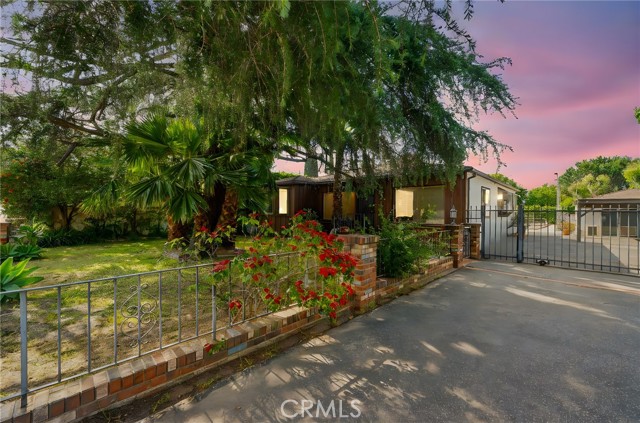 22226 Devonshire Street, Chatsworth CA: https://media.crmls.org/medias/26194ead-5548-43fd-bd73-9d4402d1ddc9.jpg