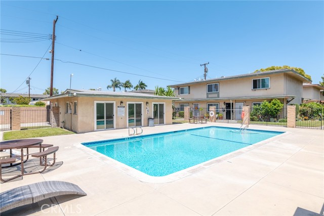 Detail Gallery Image 5 of 43 For 8804 Valley View St #C,  Buena Park,  CA 90620 - 2 Beds | 1/1 Baths