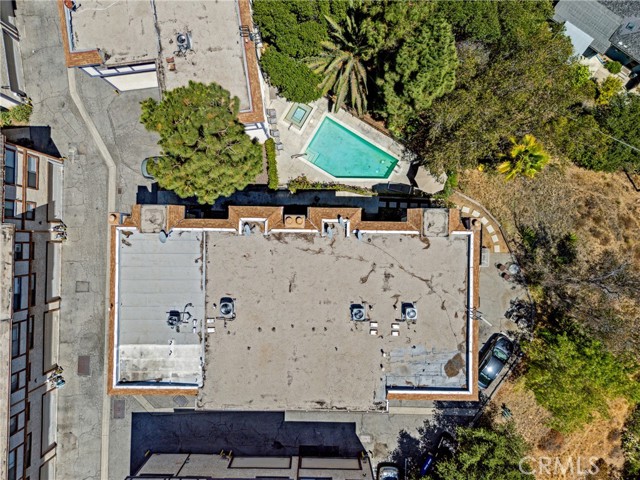 1832 Oak Tree Drive, Los Angeles CA: https://media.crmls.org/medias/26198c6f-a283-40b0-b0b4-cecb57692917.jpg