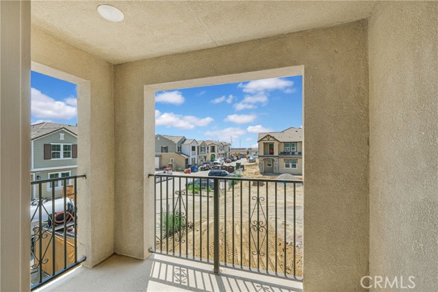 4009 E Coronado Privado, Ontario CA: https://media.crmls.org/medias/2619b827-619d-435e-9d13-ee67c104a6ff.jpg
