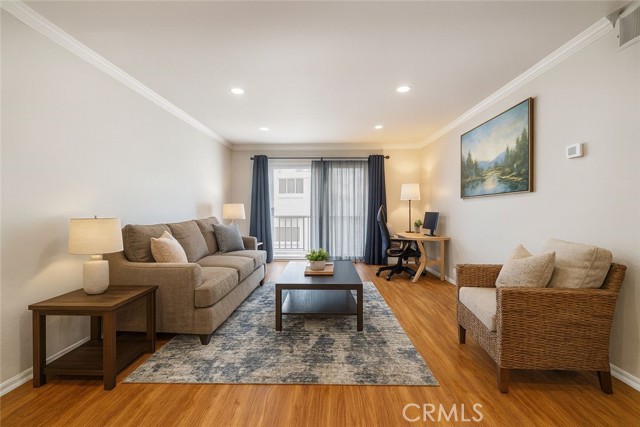 Detail Gallery Image 7 of 25 For 5257 Radford Ave #212,  Valley Village,  CA 91607 - 2 Beds | 2 Baths