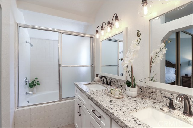 3 Blue Heron Lane, Aliso Viejo CA: https://media.crmls.org/medias/261ab0c0-8274-43d8-aee3-7cdff9dd9190.jpg