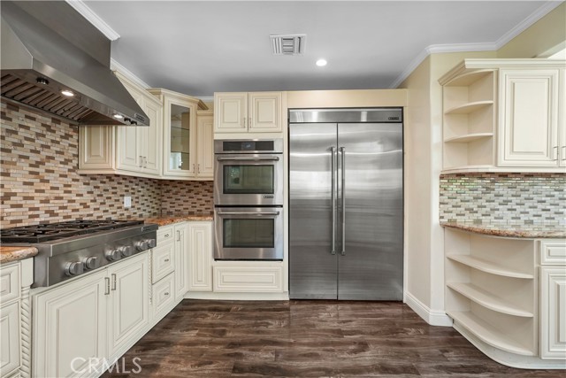 Detail Gallery Image 28 of 59 For 1025 E San Jose Ave, Burbank,  CA 91501 - 6 Beds | 6 Baths