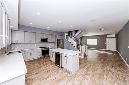 Detail Gallery Image 9 of 10 For 16020 Halldale, Gardena,  CA 90247 - 5 Beds | 4/1 Baths