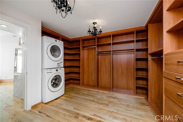 426 Nyes Place, Laguna Beach CA: https://media.crmls.org/medias/261b7f56-41d9-4c5b-a4de-d7cf63a16a86.jpg