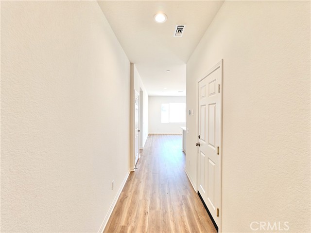 Detail Gallery Image 2 of 17 For 20154 Patchfield Dr, Riverside,  CA 92507 - 3 Beds | 2 Baths