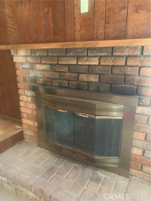 33254 Wild Rose Drive, Green Valley Lake CA: https://media.crmls.org/medias/261bab09-5f44-445f-9645-1b0362357792.jpg