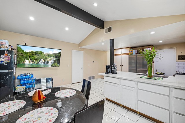 Detail Gallery Image 9 of 24 For 9689 Kewen Avenue, Pacoima,  CA 91331 - 4 Beds | 2 Baths