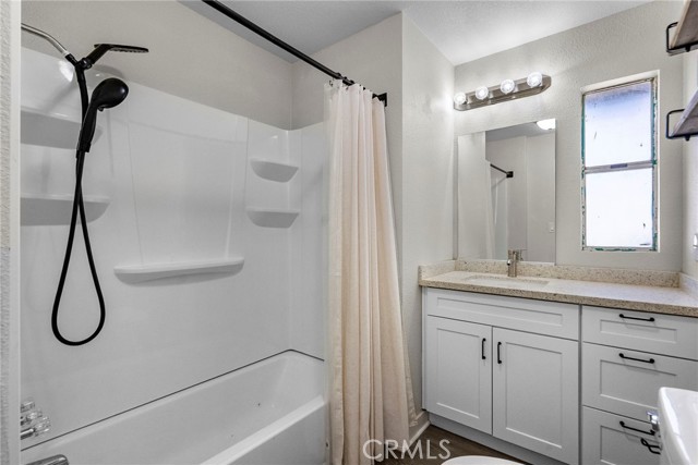 47322 180th W, Lancaster CA: https://media.crmls.org/medias/261c966c-2920-4349-858e-658c23b01b19.jpg