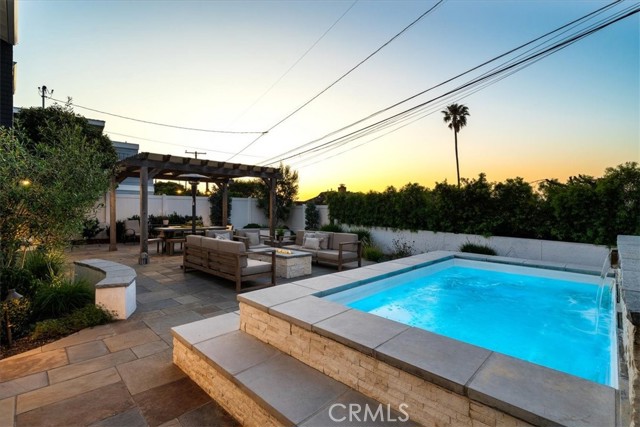 237 Via Los Miradores, Redondo Beach CA: https://media.crmls.org/medias/261c96e8-6cff-4602-92b2-e233179f7e52.jpg
