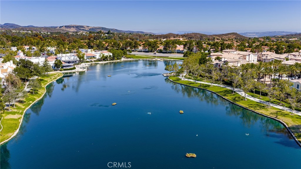 https://media.crmls.org/medias/261d211b-b49f-40c1-afd6-146e115504a1.jpg?preset=X-Large