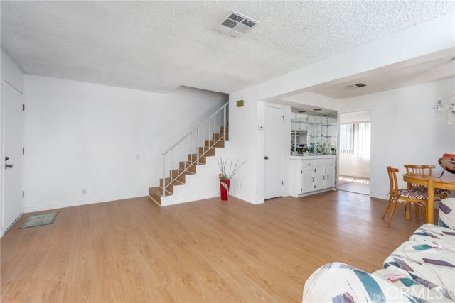 7422 Hazeltine Avenue, 12 photo 6
