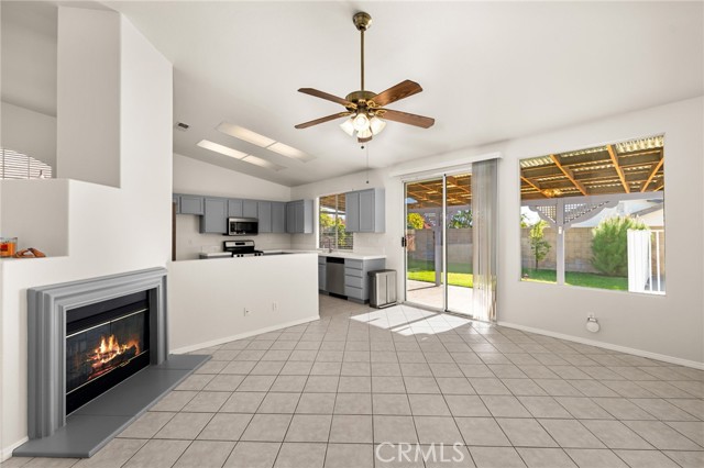 Detail Gallery Image 14 of 47 For 4027 N Redwood, Rialto,  CA 92377 - 4 Beds | 2 Baths