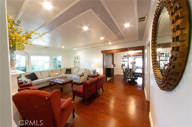 1401 Hillcrest Avenue photo 2