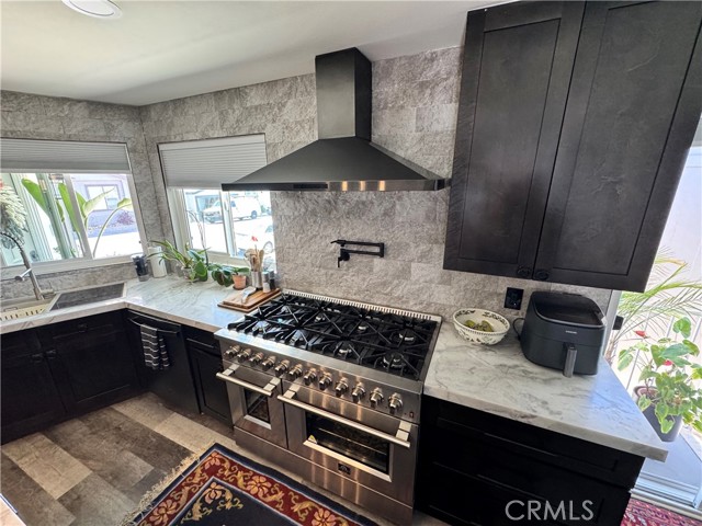 23301 Ridge Route Drive, Laguna Hills CA: https://media.crmls.org/medias/261dfc8e-4fb8-4e27-8cd4-22ea1d47cae2.jpg