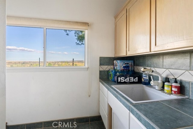 Image 40 of 73 For 6275 Twin Canyon