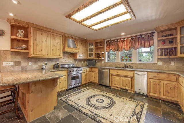 625 Cedar Glen Drive, Big Bear City CA: https://media.crmls.org/medias/261f94a4-82ca-4522-af92-a4d94261fba0.jpg
