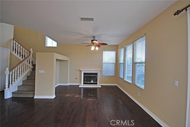 Detail Gallery Image 4 of 21 For 25550 via Ventana, Valencia,  CA 91381 - 3 Beds | 3 Baths