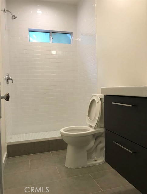 1343 Portia St, Echo Park CA: https://media.crmls.org/medias/261fe1a6-83ab-45c6-8dea-6d866bfe6da5.jpg