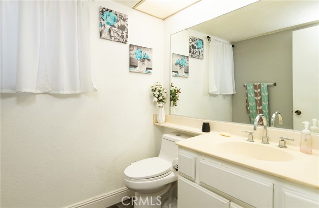 Detail Gallery Image 14 of 30 For 1636 Sumac Pl, Corona,  CA 92882 - 2 Beds | 2/1 Baths