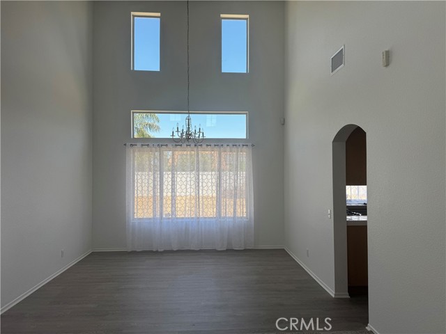Detail Gallery Image 5 of 17 For 674 Myrtle Ave, Perris,  CA 92571 - 4 Beds | 2/1 Baths