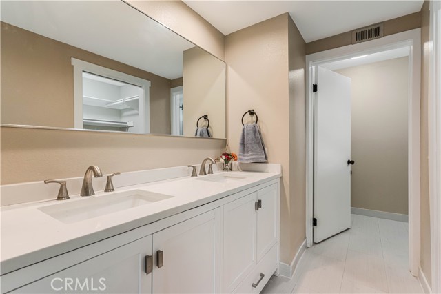 Detail Gallery Image 18 of 33 For 19531 Turtle Ridge Ln, Porter Ranch,  CA 91326 - 2 Beds | 3 Baths