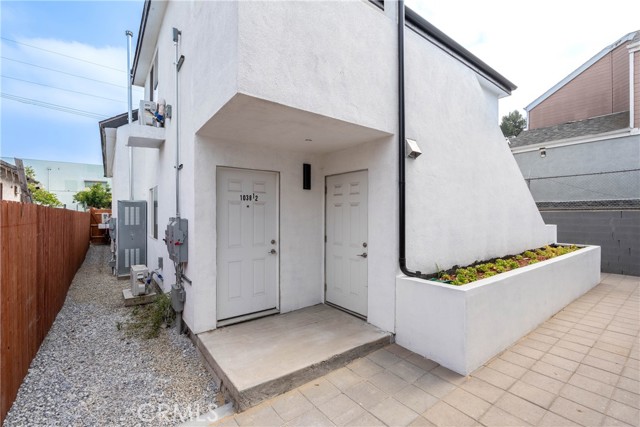 1038 E 53rd Street, Los Angeles CA: https://media.crmls.org/medias/2620d19a-119f-4fb1-b313-4a6935d0c4f6.jpg