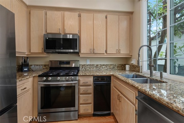 Detail Gallery Image 12 of 23 For 2101 E 15th St #7,  Newport Beach,  CA 92663 - 2 Beds | 1/1 Baths