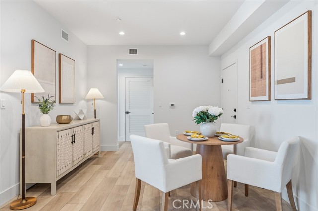 Detail Gallery Image 3 of 26 For 150 S Oak Knoll Ave #105,  Pasadena,  CA 91101 - 2 Beds | 2 Baths