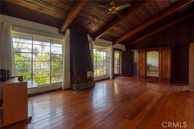 1878 Molino N Avenue, Signal Hill CA: https://media.crmls.org/medias/26225aaa-9659-45b3-9e0a-9b23188763cb.jpg