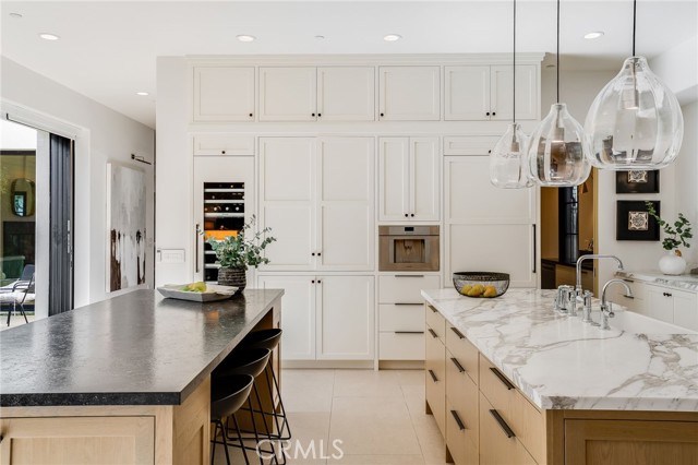 Detail Gallery Image 11 of 45 For 526 Riverside Ave, Newport Beach,  CA 92663 - 5 Beds | 6/1 Baths