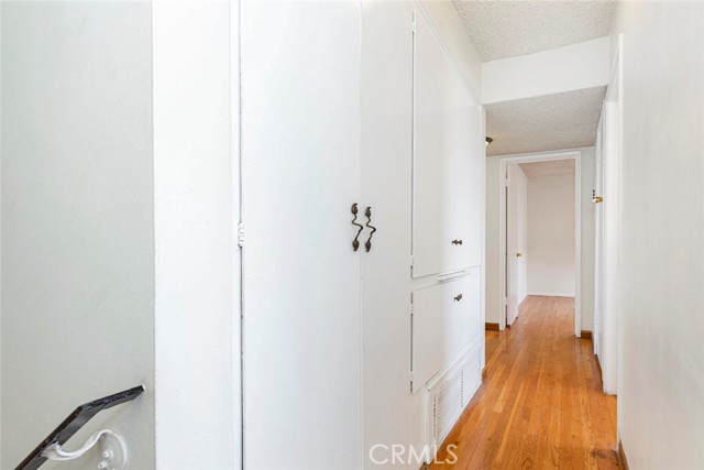 Detail Gallery Image 25 of 37 For 6000 Coldwater Canyon Ave #18,  North Hollywood,  CA 91606 - 3 Beds | 2/1 Baths