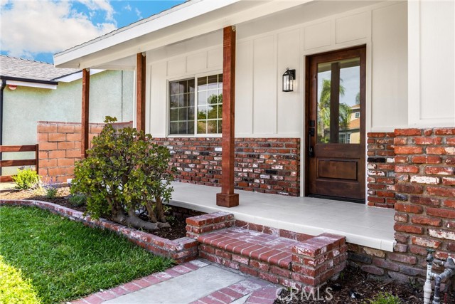 Detail Gallery Image 3 of 65 For 631 N Kenwood St, Burbank,  CA 91505 - 5 Beds | 3 Baths