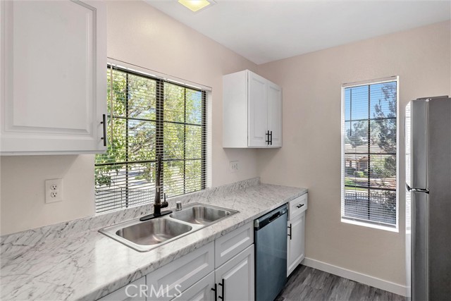 Detail Gallery Image 10 of 43 For 2554 Olive Dr #190,  Palmdale,  CA 93550 - 2 Beds | 2 Baths