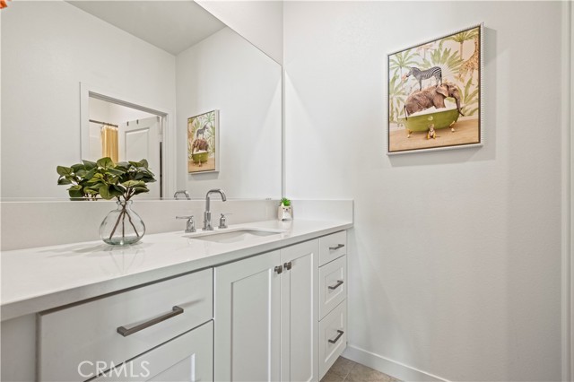 Detail Gallery Image 27 of 51 For 27731 Bridge View Pl, Valencia,  CA 91381 - 3 Beds | 3/1 Baths