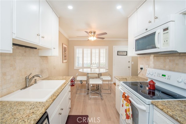 611 S La Veta Park Circle, Orange CA: https://media.crmls.org/medias/26256fd9-5673-4f6b-afd8-01a92a03b64d.jpg