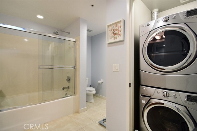 Detail Gallery Image 11 of 27 For 21301 Erwin St #526,  Woodland Hills,  CA 91367 - 1 Beds | 1 Baths