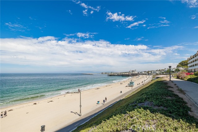 531 Esplanade, Redondo Beach, California 90277, 2 Bedrooms Bedrooms, ,2 BathroomsBathrooms,Residential,Sold,Esplanade,SB22172842