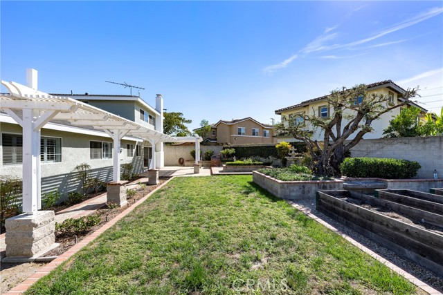 Detail Gallery Image 16 of 72 For 3080 W Glen Holly Dr, Anaheim,  CA 92804 - 5 Beds | 3/1 Baths