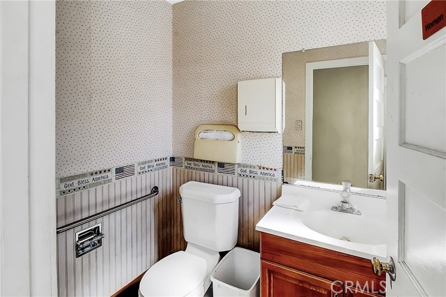 Detail Gallery Image 10 of 52 For 335 N Grant Ave, Manteca,  CA 95336 - 5 Beds | 3/2 Baths