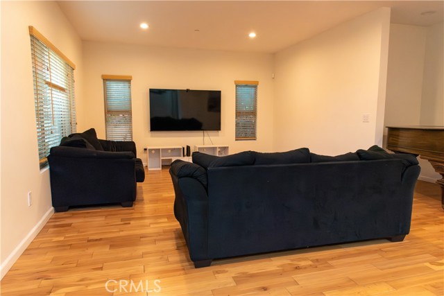 Detail Gallery Image 17 of 55 For 1137 N Banning Bld, Wilmington,  CA 90744 - 4 Beds | 5 Baths