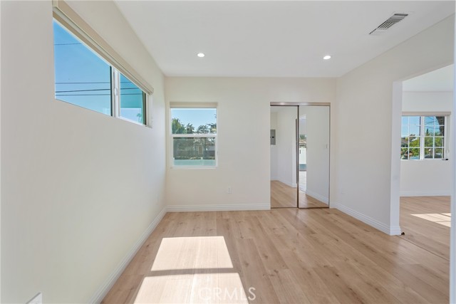 Detail Gallery Image 20 of 41 For 12317 Roscoe, Sun Valley,  CA 91352 - 3 Beds | 2 Baths