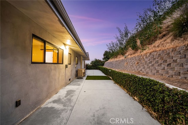 325 N Madison Avenue, Monrovia CA: https://media.crmls.org/medias/2629e5af-2d40-4a47-b7f3-b8184ece002c.jpg