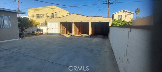Detail Gallery Image 13 of 13 For 2818 2818 S Bronson #B,  Los Angeles,  CA 90018 - 2 Beds | 2 Baths