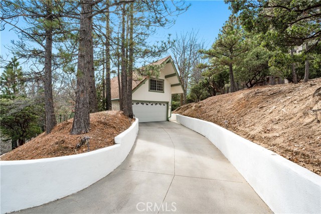 Detail Gallery Image 3 of 63 For 28227 Arbon Ln, Lake Arrowhead,  CA 92352 - 3 Beds | 3/1 Baths