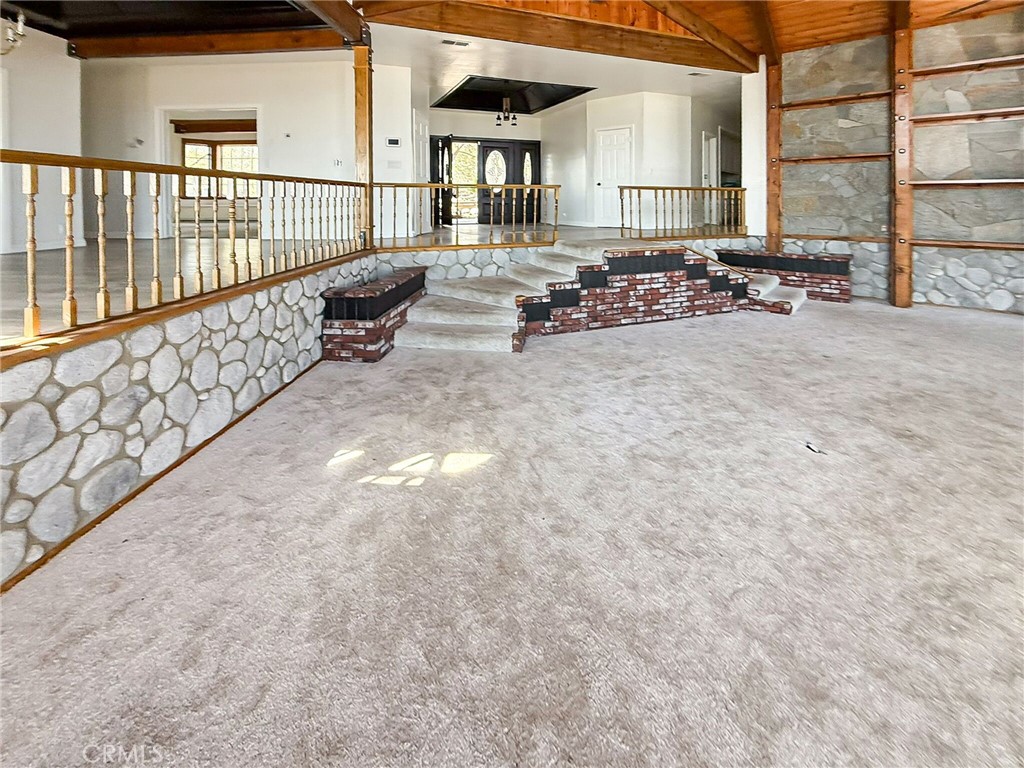 https://media.crmls.org/medias/262adbc9-f116-4db7-8689-4c95a2e9218e.jpg?preset=X-Large