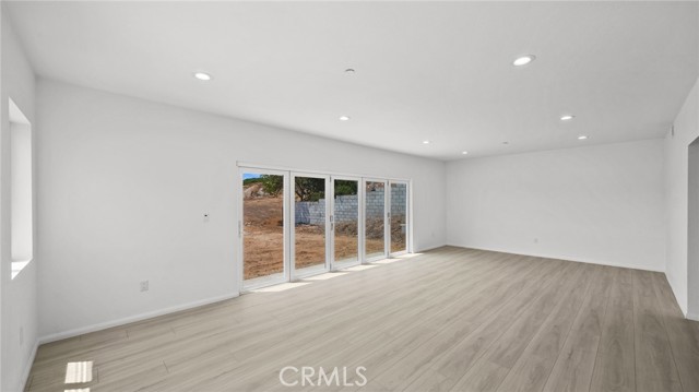 13105 Via Tuscany, Riverside CA: https://media.crmls.org/medias/262b902f-cf85-4cb9-92ba-a101f005e263.jpg